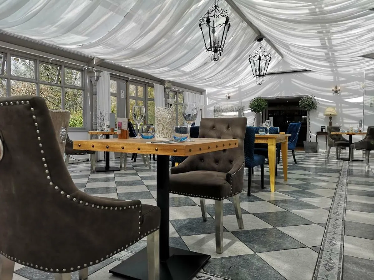 Stanhill Court Hotel, A Member Of Radisson Individuals Charlwood 4*,  United Kingdom